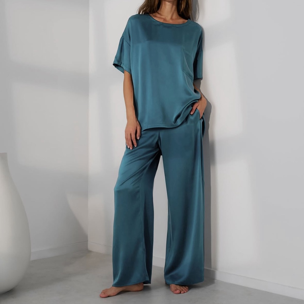 LUNYA BNWT Washable Silk Tee Pant Set in Piquant Teal Size M